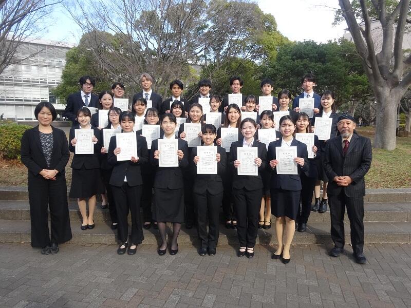 学生たちの集合写真