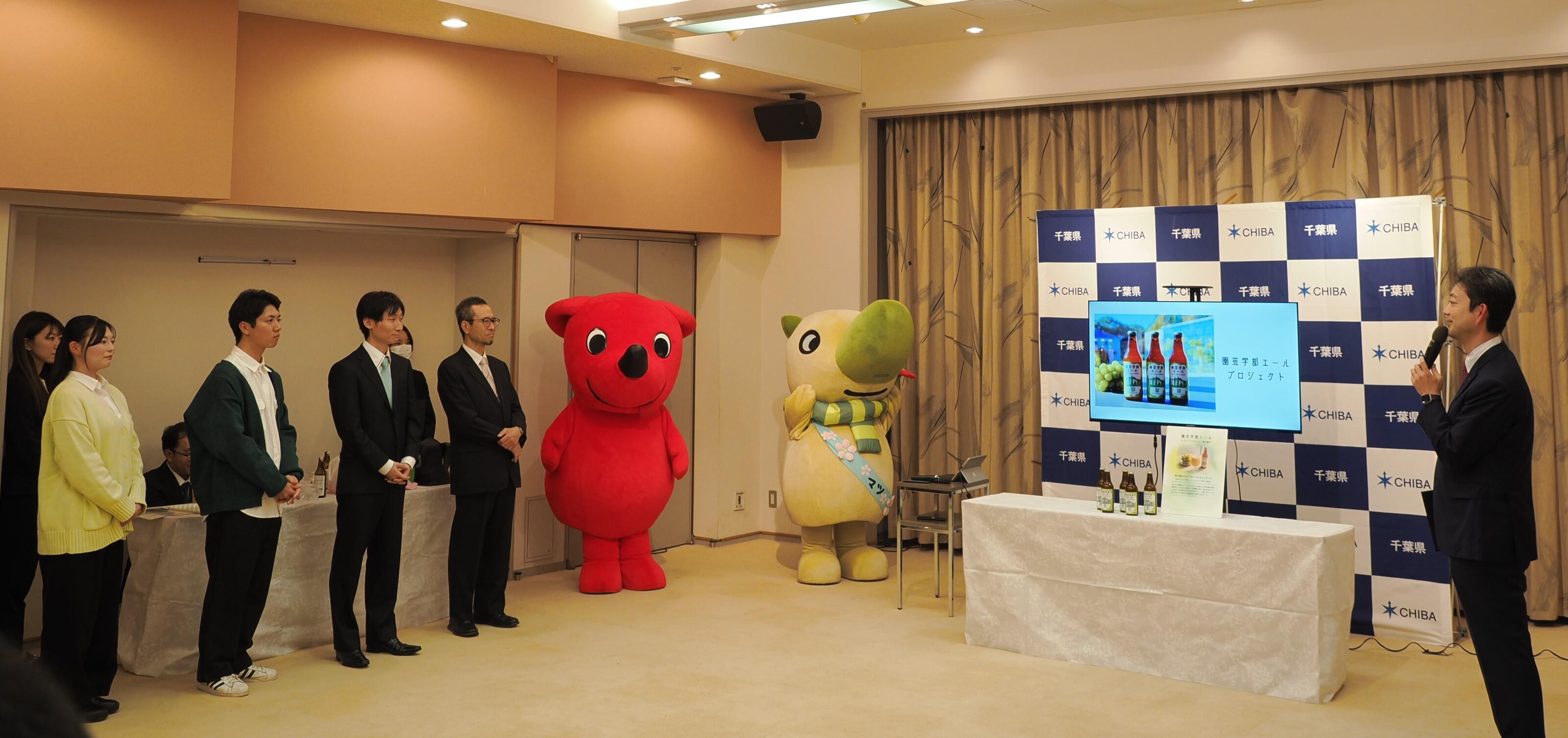 熊谷知事の話を聞く千葉大一行